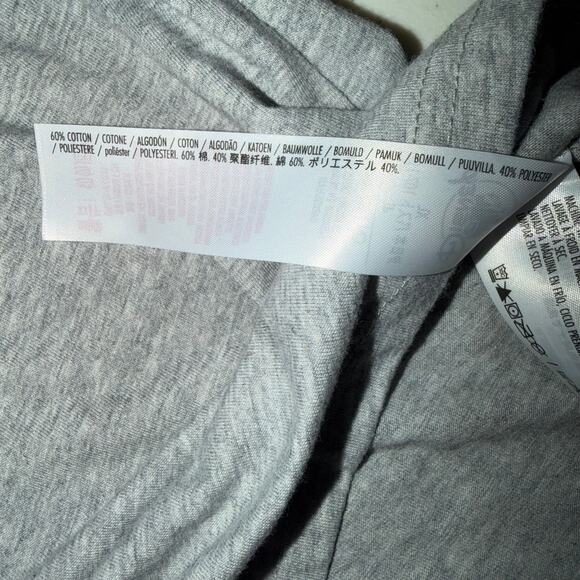 Disney Parks Womens Size XL Gray Long Sleeve Graphic Print T-Shirt - Picture 6 of 8